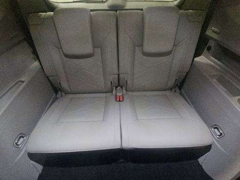 Used 2024 Volkswagen Atlas SE w/ Panoramic Sunroof Package image 7