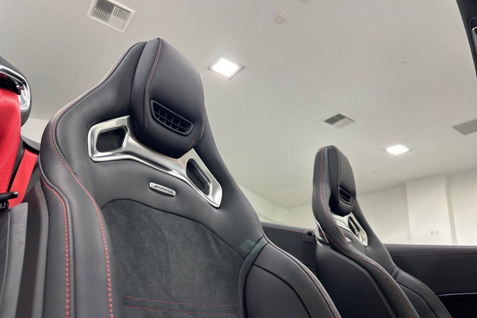 New 2025 Mercedes-Benz SL 63 AMG 4MATIC image 14