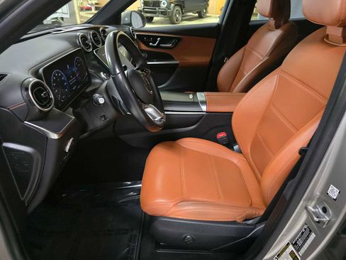 Used 2024 Mercedes-Benz GLC 300 4MATIC image 24