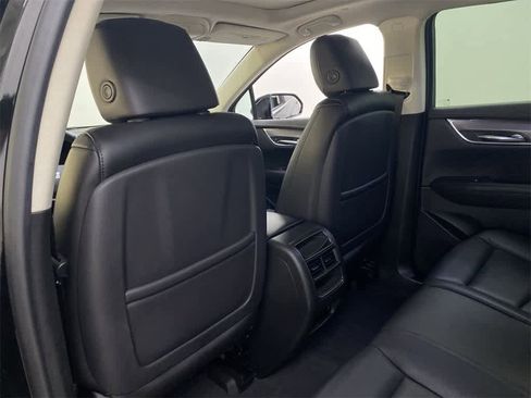 Used 2017 Cadillac XT5 Luxury image 17