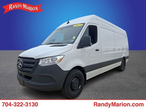 Used 2025 Mercedes-Benz Sprinter 2500 image 1