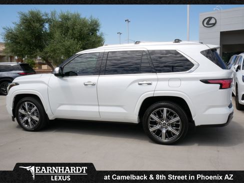 Used 2023 Toyota Sequoia Capstone AWD/4WD image 5