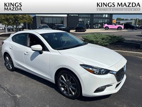 Used 2018 MAZDA MAZDA3 Touring FWD image 1