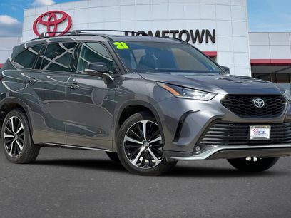 Used 2021 Toyota Highlander XSE