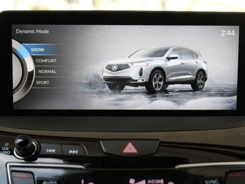 Used 2025 Acura RDX SH-AWD image 29