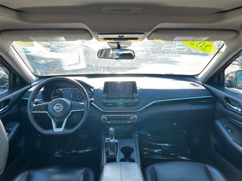 Used 2021 Nissan Altima 2.5 SR w/ SR Premium Package image 20