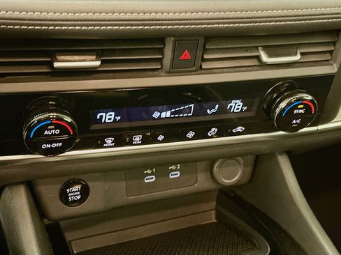 Used 2025 Nissan Rogue SV image 23