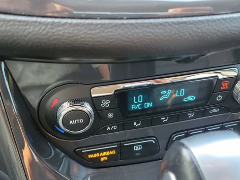 Used 2015 Ford Escape Titanium w/ Equipment Group 301A FWD image 30