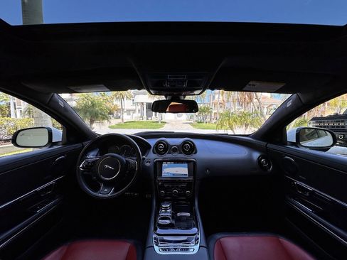 Used 2015 Jaguar XJ R LWB RWD image 11