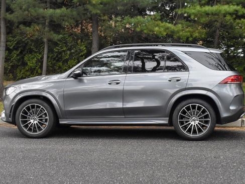 Used 2022 Mercedes-Benz GLE 350 4MATIC w/ AMG Line Exterior image 4