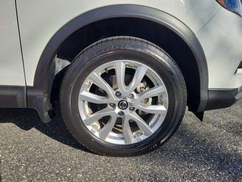 Used 2022 Nissan Rogue Sport S image 6