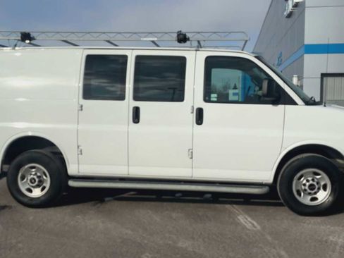 Certified 2022 GMC Savana 2500 w/ Driver Convenience Package image 9