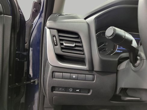 Used 2025 Nissan Rogue SV image 10