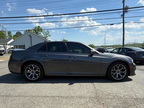 Used 2018 Chrysler 300 S w/ 300S Premium Group RWD image 6