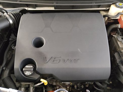 Used 2020 Chevrolet Traverse LT FWD image 30