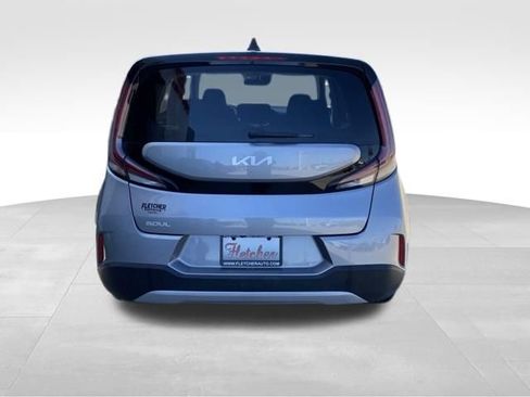 Used 2025 Kia Soul LX w/ LX Technology Package FWD image 3