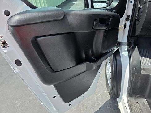 Used 2024 RAM ProMaster 2500 w/ Convenience Group image 19