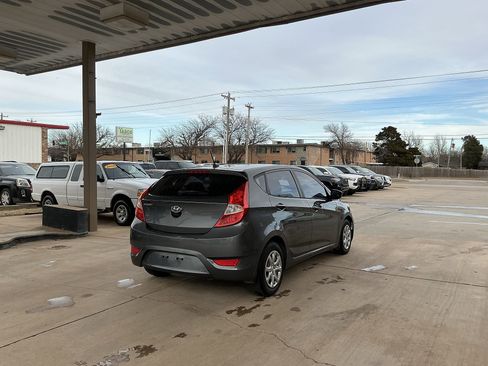 Used 2013 Hyundai Accent GS image 5