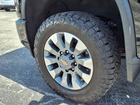 Used 2023 Chevrolet Silverado 2500 Custom w/ Custom Value Package image 25