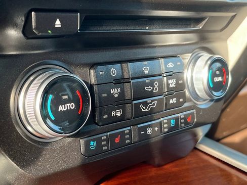 Used 2018 Ford F150 King Ranch image 16