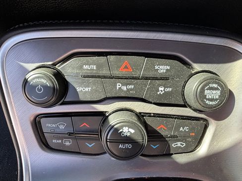 Used 2022 Dodge Challenger GT RWD image 12