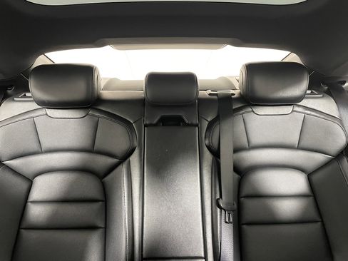 Used 2022 Porsche Taycan image 16