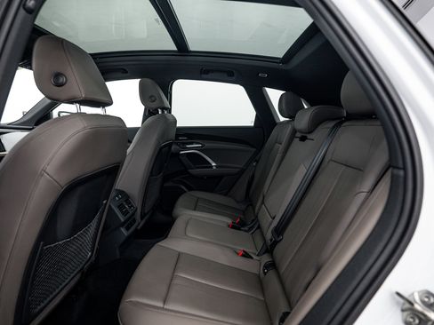 Certified 2025 Audi Q5 Premium Plus w/ Premium Plus image 18