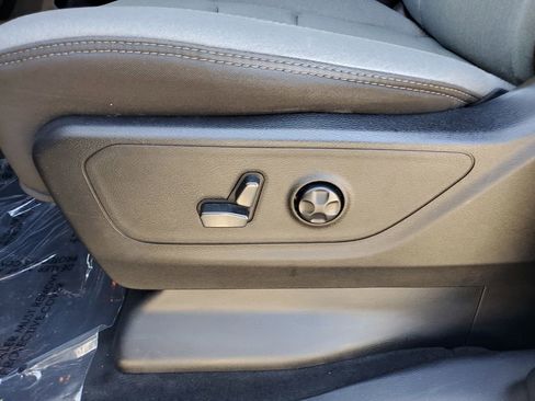 Used 2021 RAM 1500 Big Horn RWD image 12
