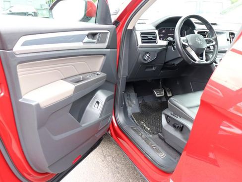Used 2022 Volkswagen Atlas SEL R-Line AWD/4WD image 5