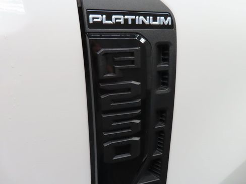 Used 2025 Ford F250 Platinum image 59