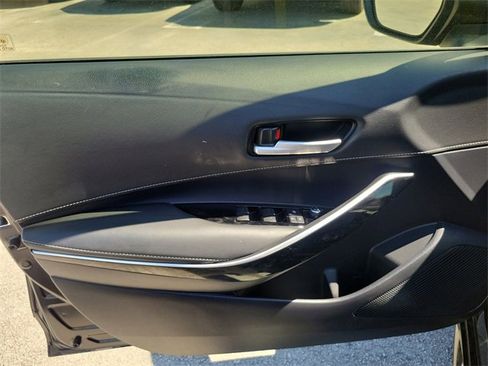 Used 2021 Toyota Corolla XSE image 11