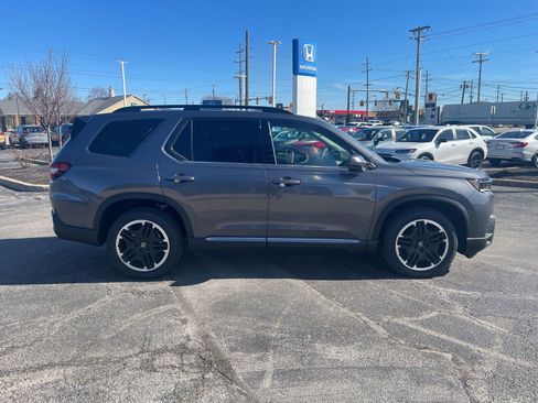 New 2026 Honda Pilot Touring image 5