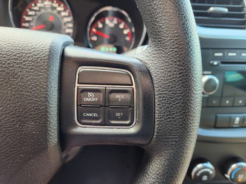 Used 2014 Dodge Avenger SE FWD image 27