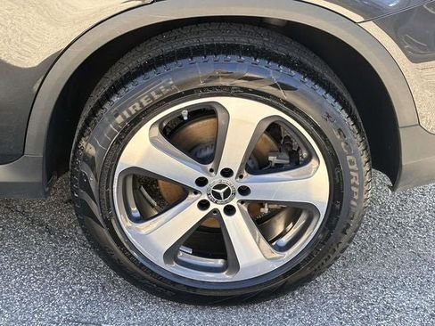 Used 2022 Mercedes-Benz GLC 300 4MATIC image 15