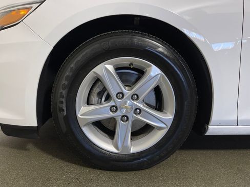 Used 2024 Chevrolet Malibu LT image 12