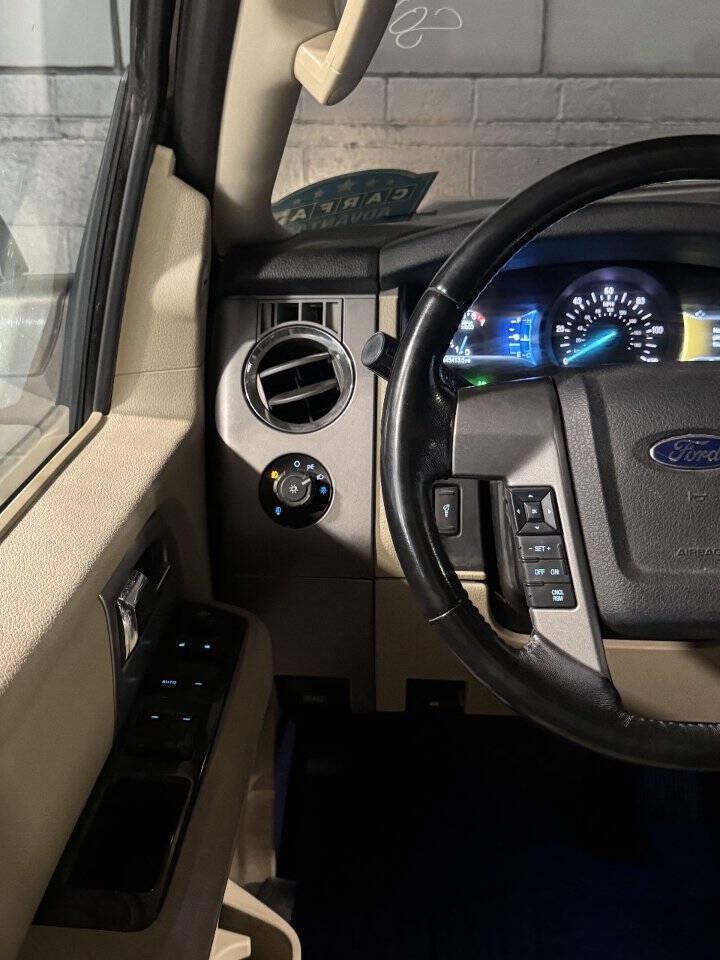Used 2016 Ford Expedition Limited w/ Equipment Group 301A AWD/4WD image 14