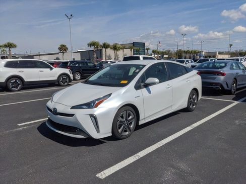 Used 2022 Toyota Prius XLE image 4