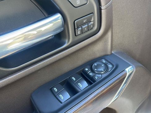 Used 2022 GMC Sierra 2500 SLT w/ SLT Convenience Package AWD/4WD image 16