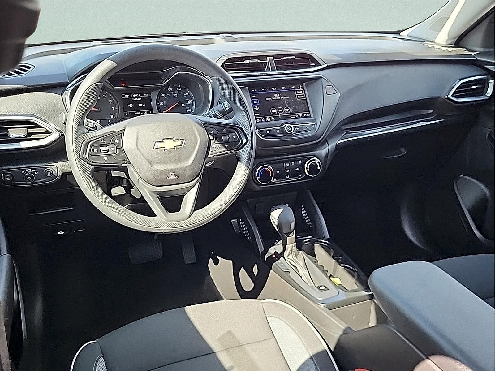 Used 2023 Chevrolet TrailBlazer LT FWD image 15
