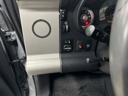 Used 2014 Toyota FJ Cruiser 4WD w/ Convenience Package image 18