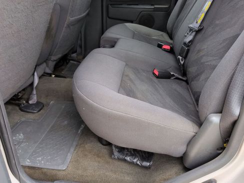 Used 2005 Chevrolet Colorado LS RWD image 18