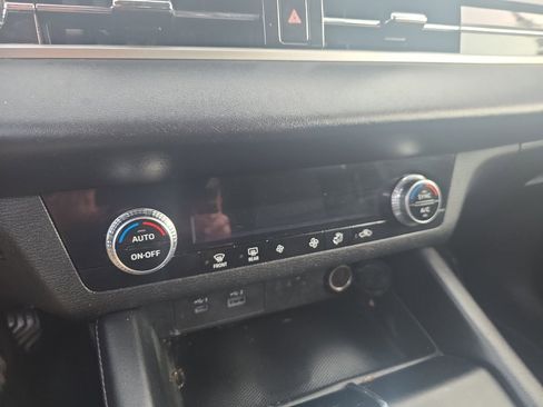 Used 2022 Mitsubishi Outlander ES image 18