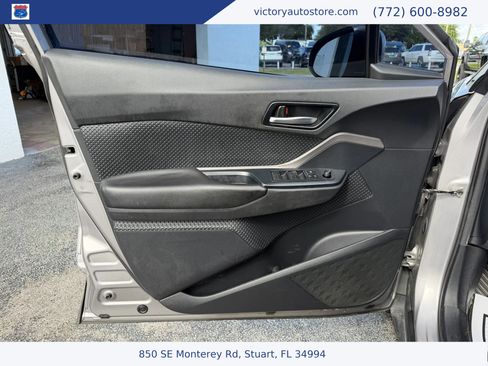 Used 2020 Toyota C-HR LE FWD image 14