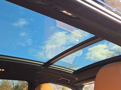 Used 2022 BMW X7 xDrive40i w/ M Sport Package image 17