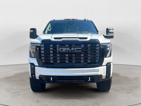Used 2024 GMC Sierra 3500 Denali w/ Denali Reserve Package AWD/4WD image 2