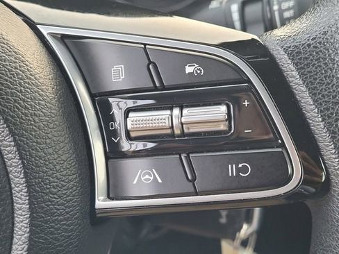 Used 2024 Kia Forte LXS image 14