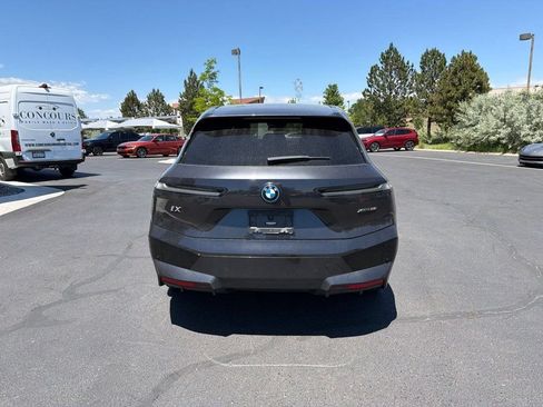 Used 2023 BMW iX xDrive50 w/ Sport Package AWD/4WD image 4