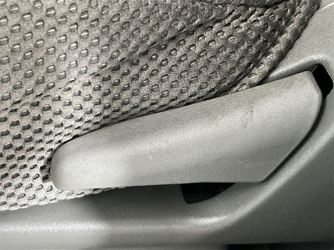 Certified 2021 Nissan Frontier SV image 14