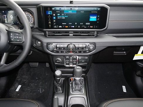 New 2025 Jeep Gladiator Sport image 7