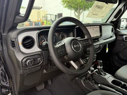 New 2025 Jeep Gladiator Sport image 12